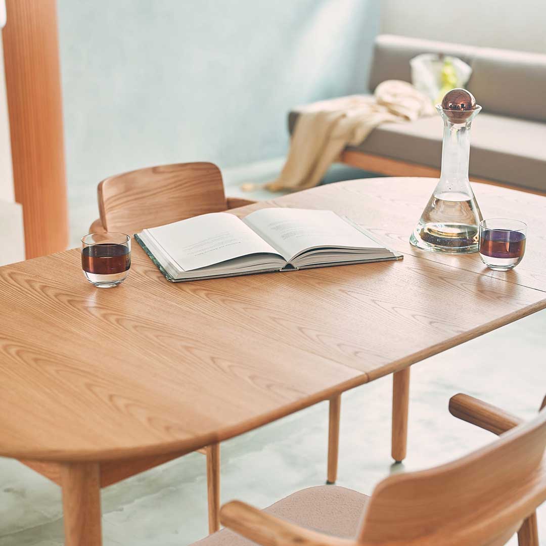 グレーベージュ