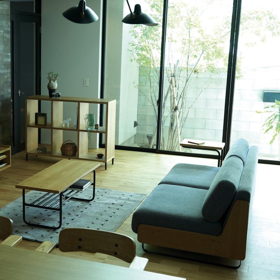 サンドベージュ