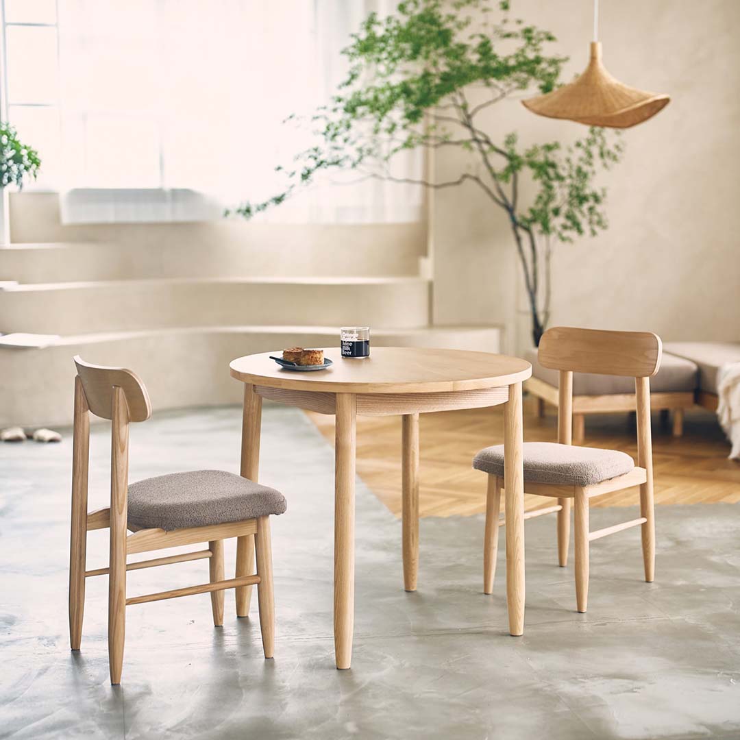 サンドベージュ