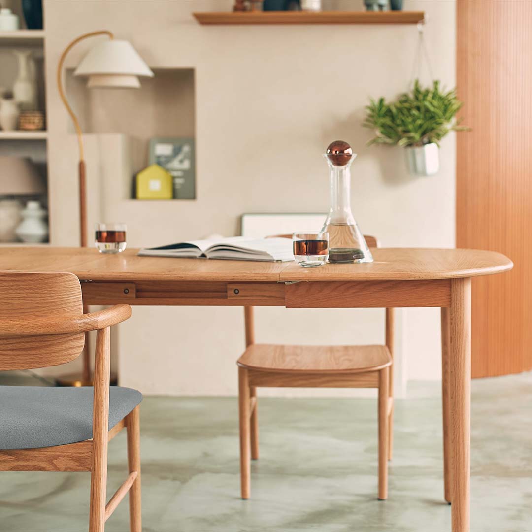 サンドベージュ