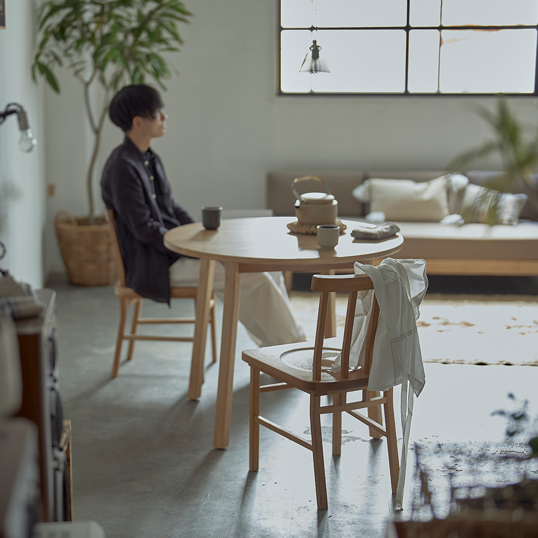 グレーホワイト