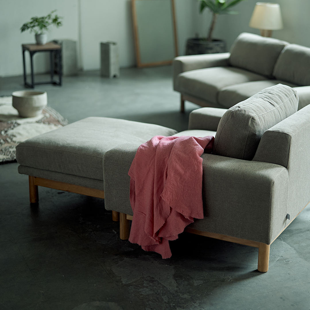 ダークベージュ