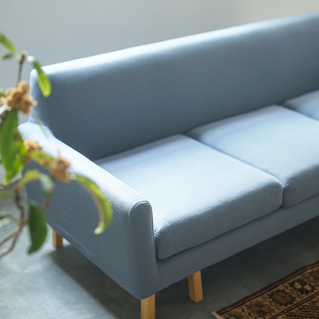 チャコールグレー