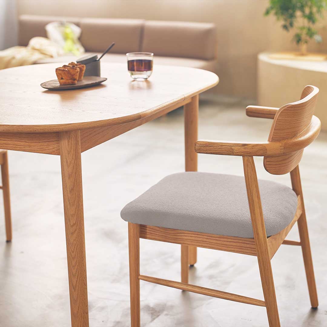 グレーベージュ