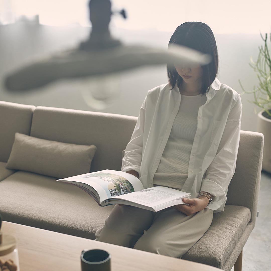 グレーベージュ