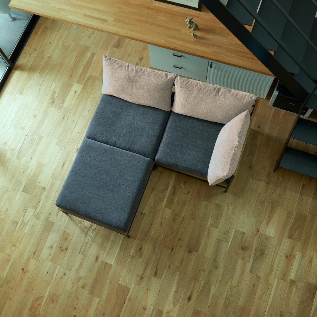 サンドベージュ