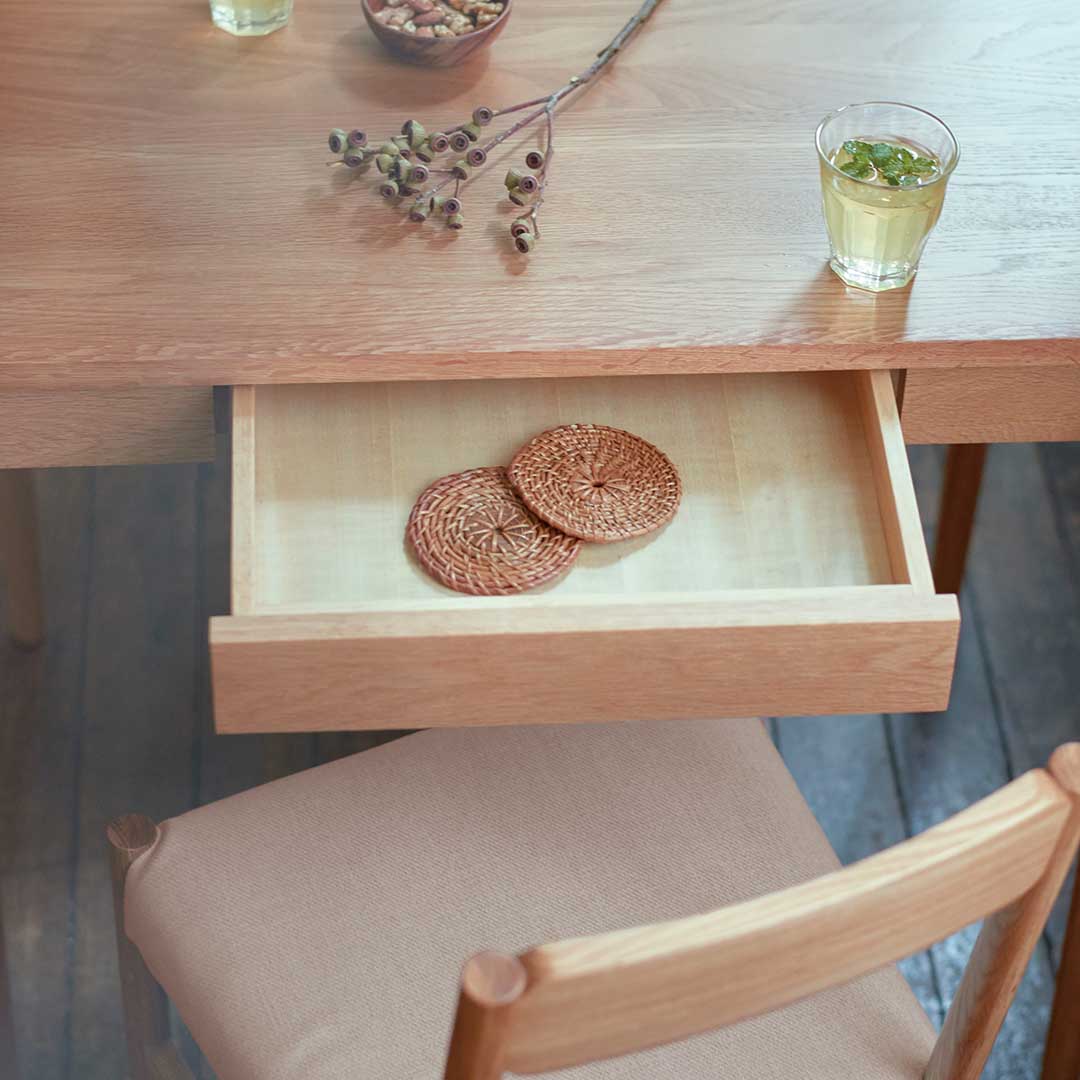 サンドベージュ