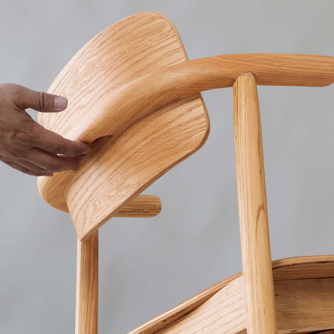 サンドベージュ