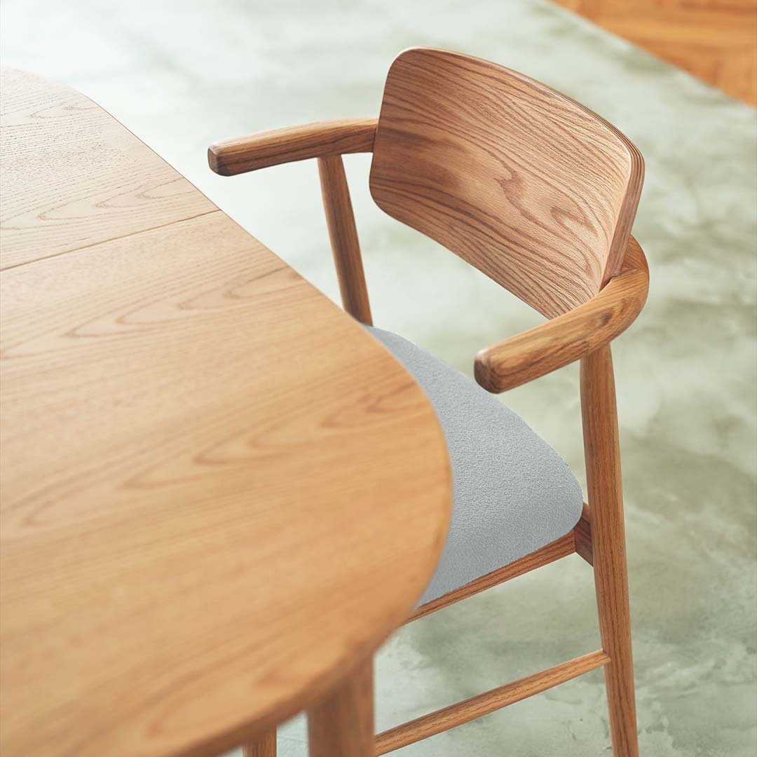 グレーベージュ