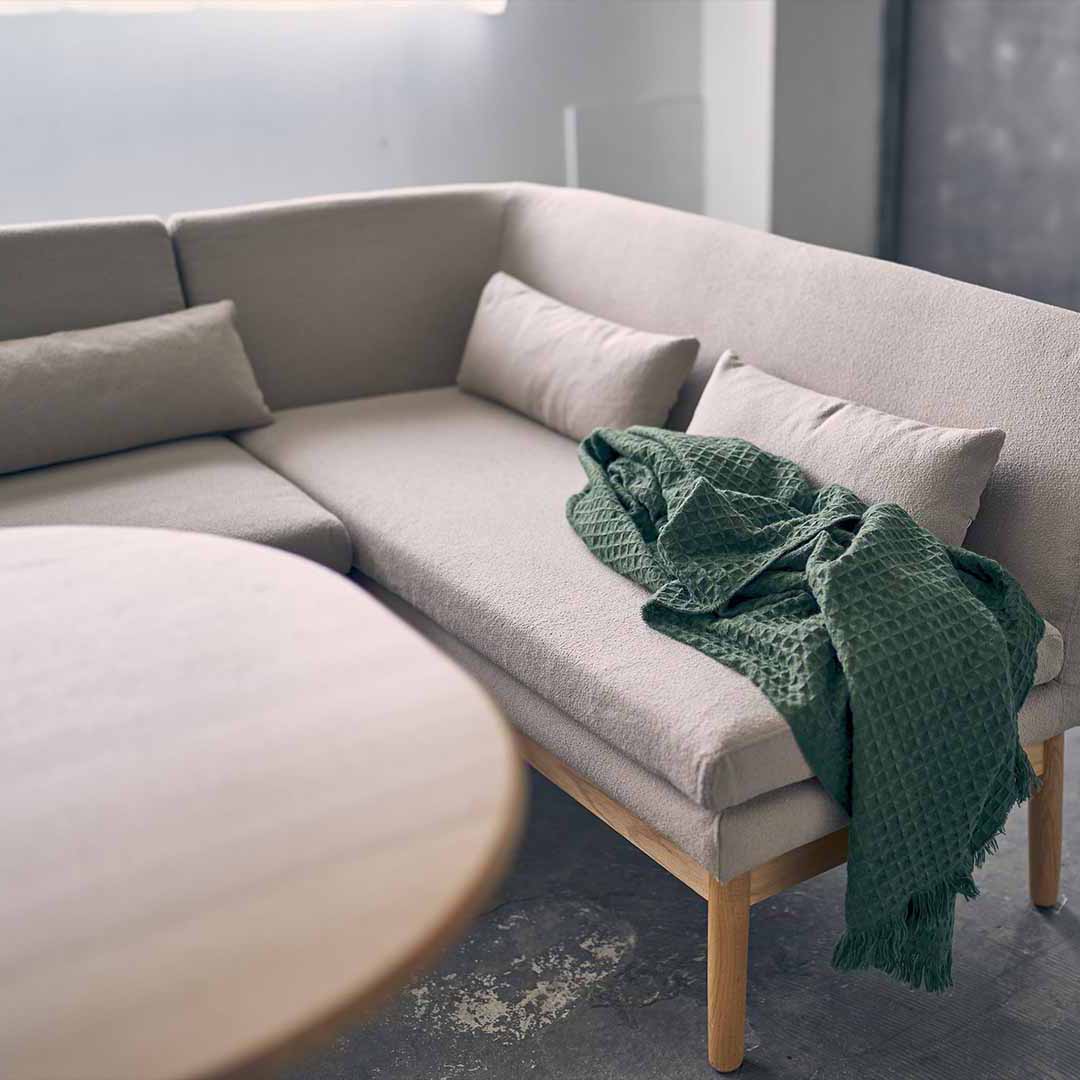 グレーベージュ