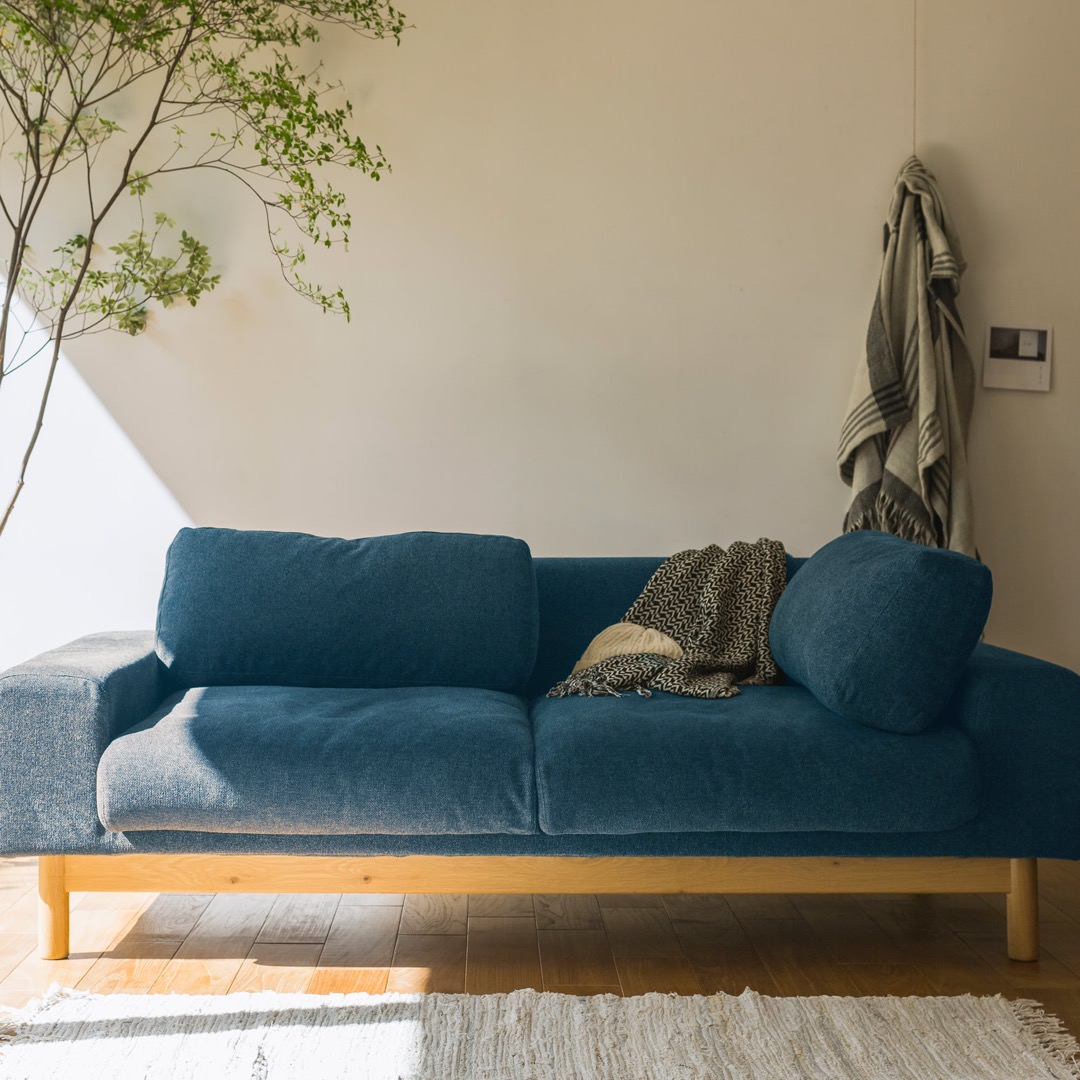 ダークベージュ