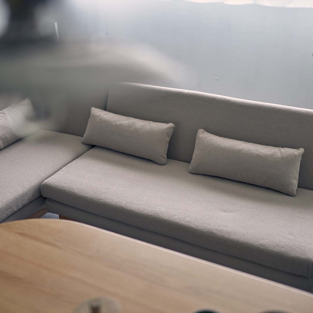 グレーベージュ