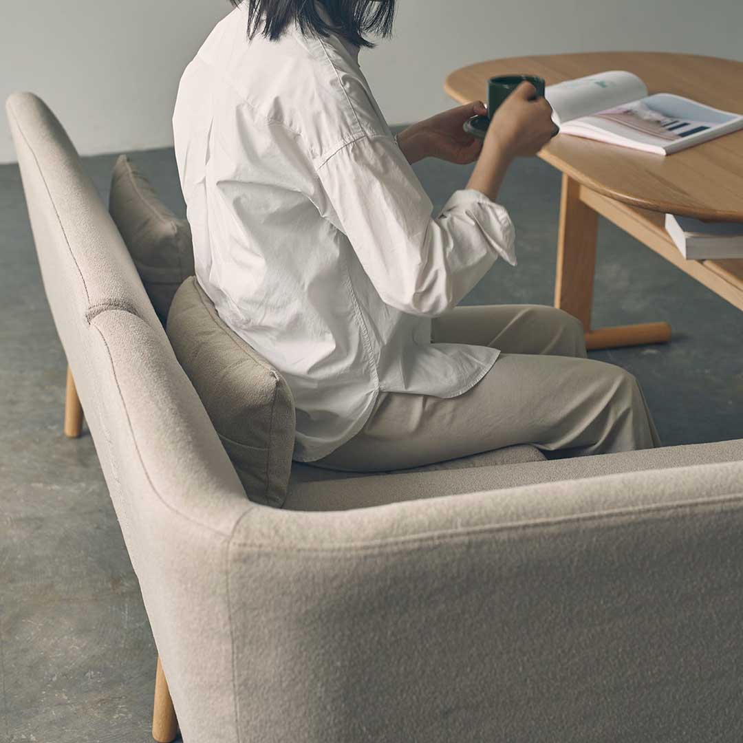 サンドベージュ