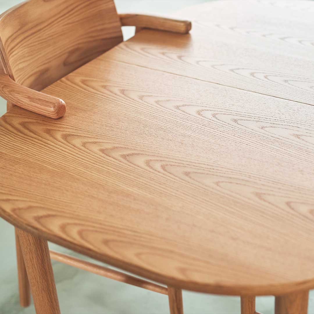 グレーベージュ