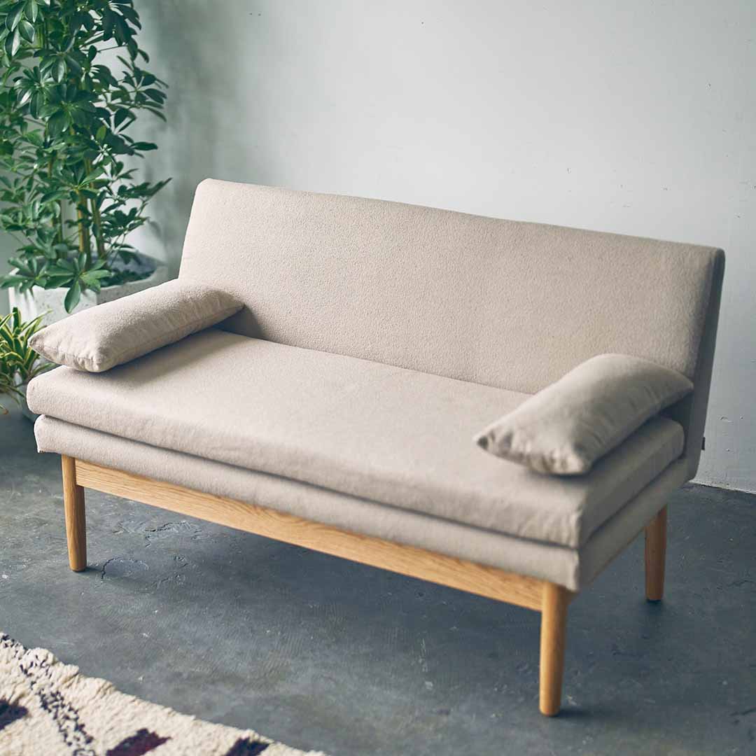 サンドベージュ