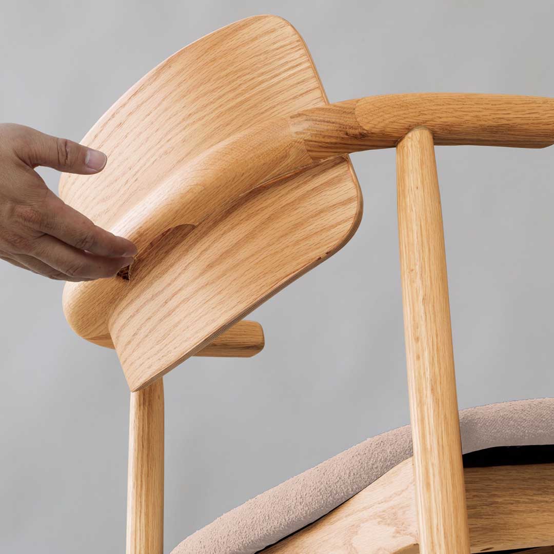 サンドベージュ