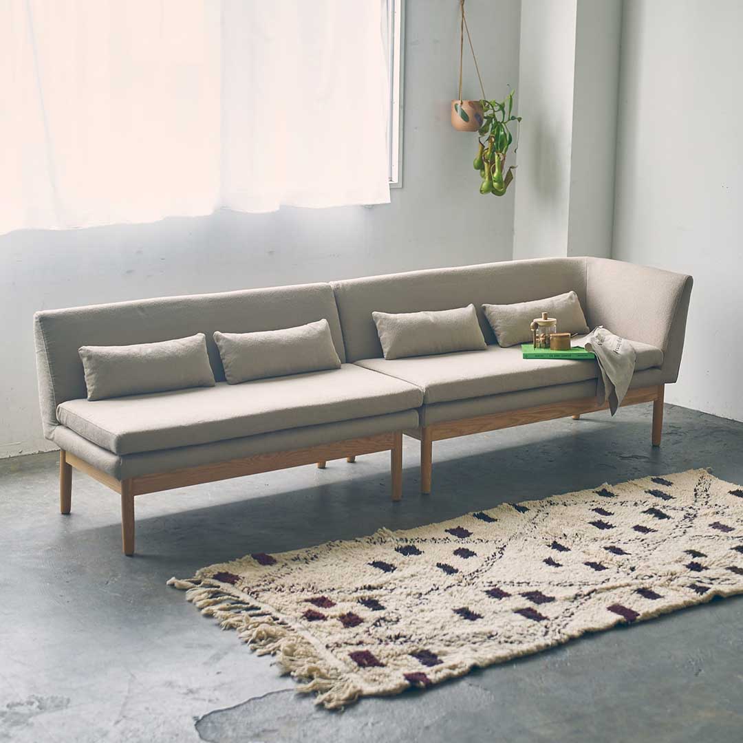 サンドベージュ