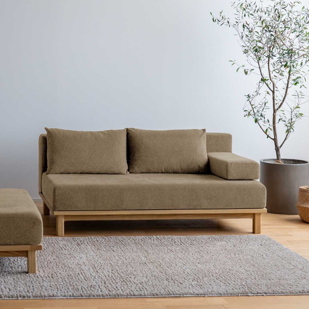 ダークベージュ