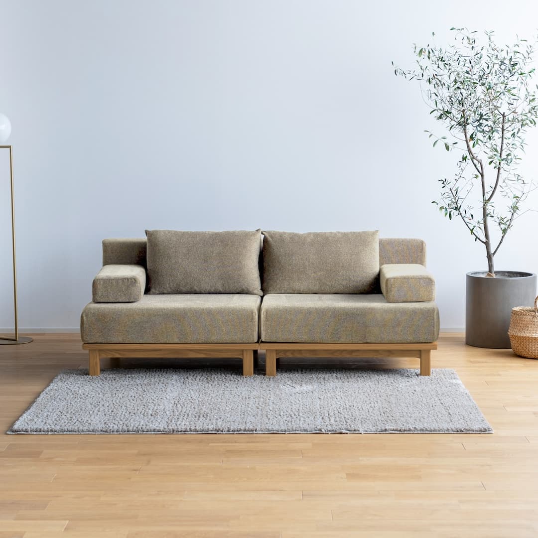 ダークベージュ