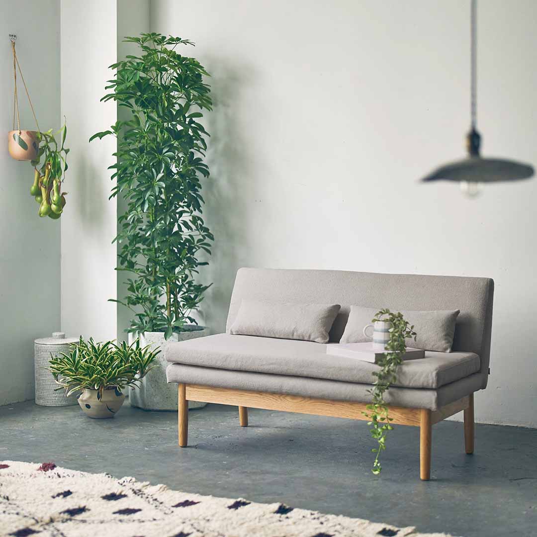 グレーベージュ