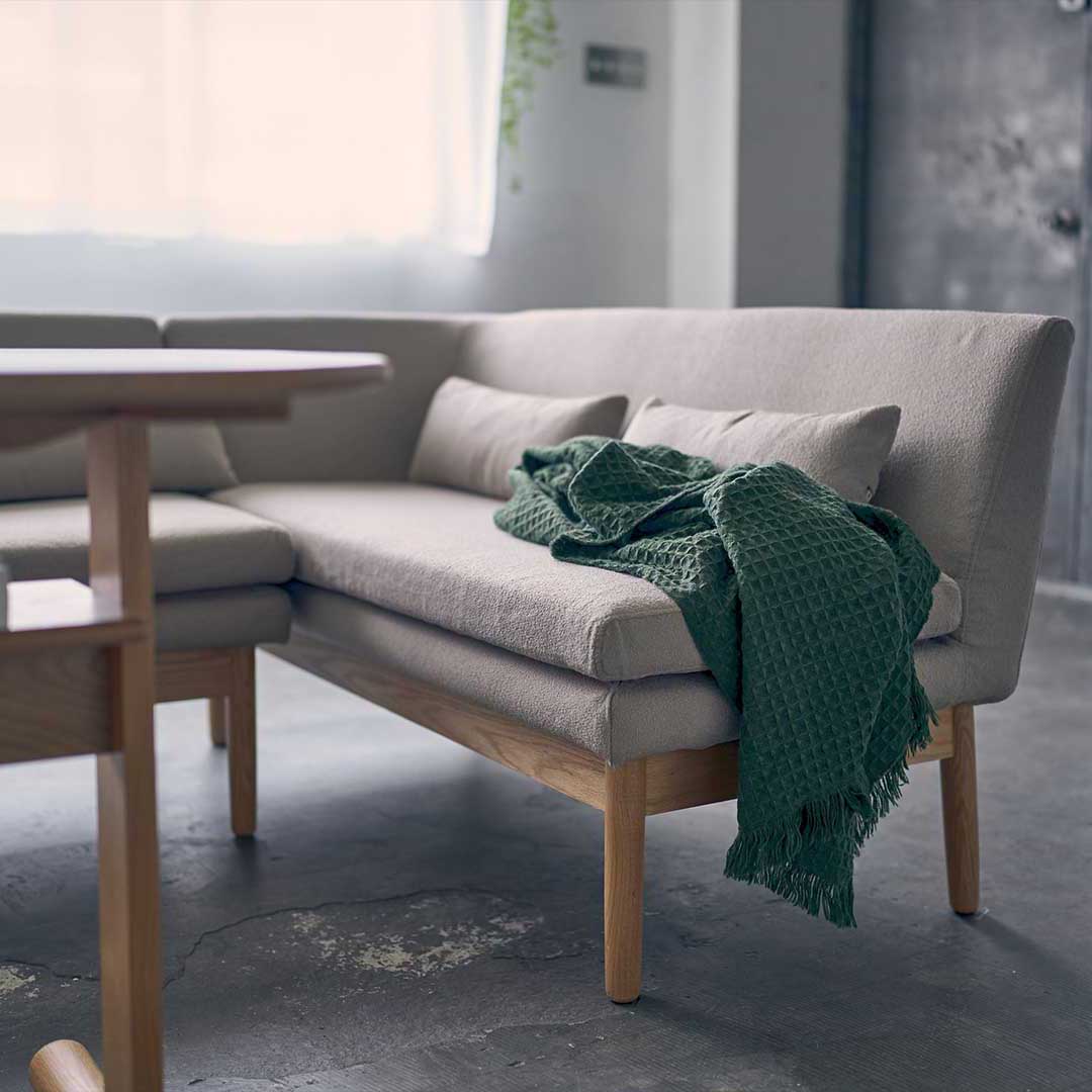 グレーベージュ