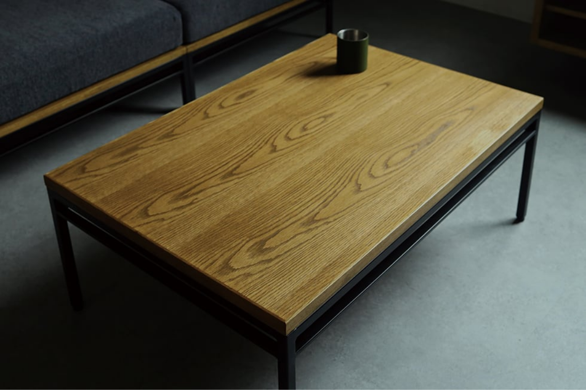 手作業で拭き塗装を数回行いオーク材本来の木目を生かしたADRSのテーブル カーラセンターテーブル Sサイズ ナチュラル