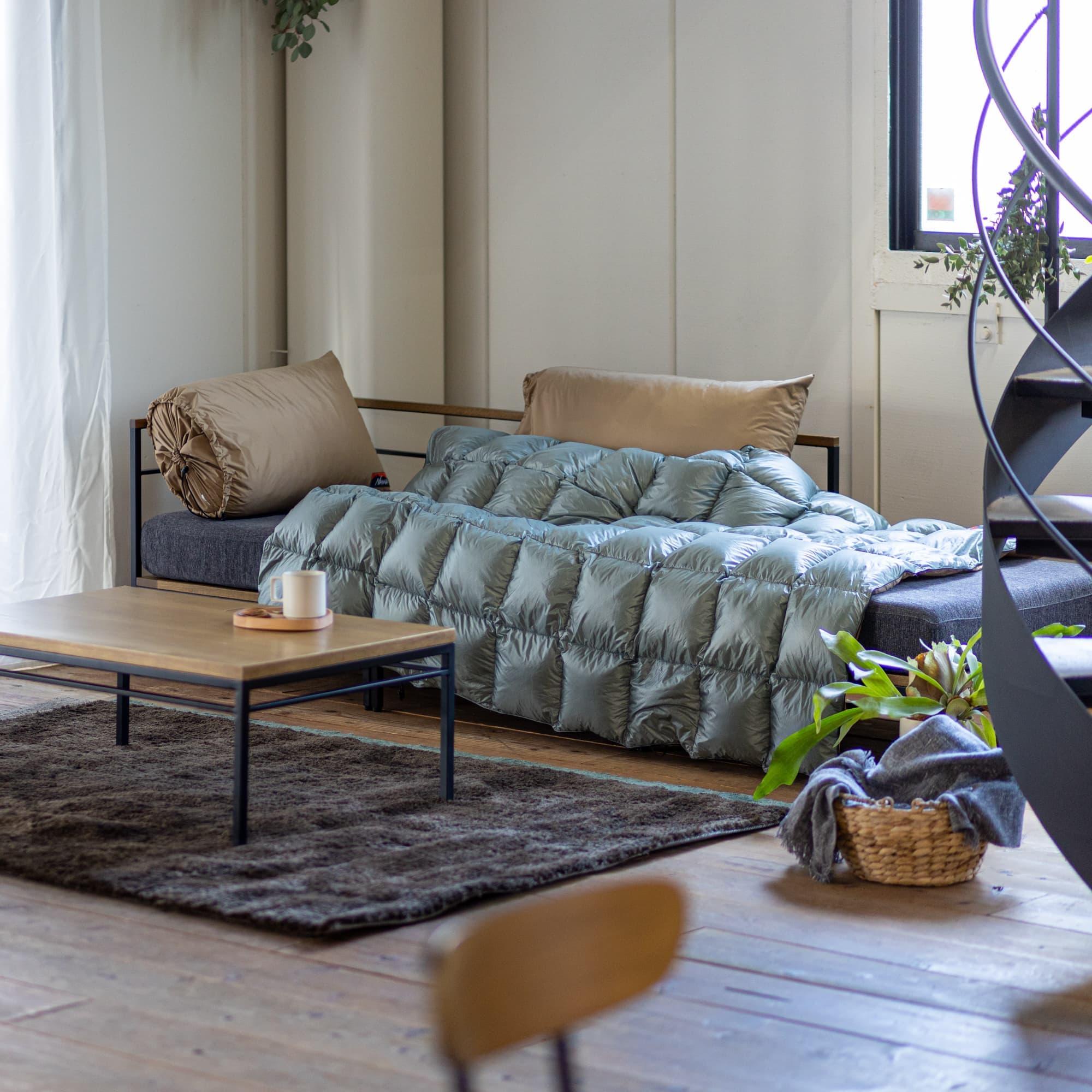 実用性の高いNANGAのダウンブランケット。ADRS×NANGAのソファ カーラ ソファ コーナー ブラック