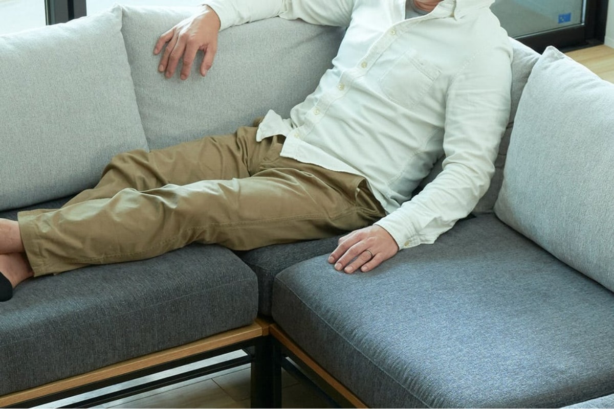 やわらかいクッションでリラックス。ADRSのソファ カーラ ソファ オットマン ダークグレー