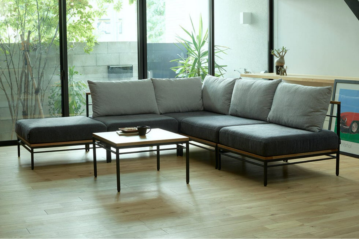 お部屋の雰囲気がより引き締まるアイアン ADRS カーラ ソファ 1人掛け グレー