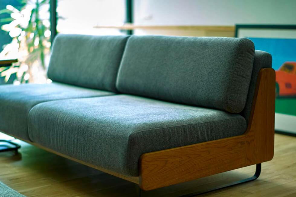 バランスの取れた異素材の組み合わせ ADRS コニー ソファ 2.5人掛け ダークベージュ