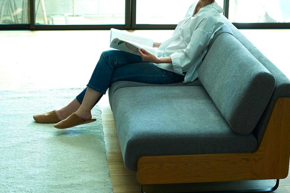 広い座面で贅沢なくつろぎ空間 ADRS コニー ソファ 2.5人掛け ダークベージュ