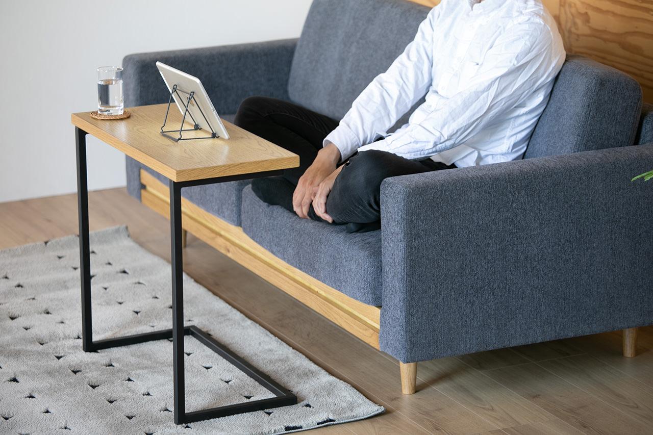 ソファに座って動画鑑賞にも最適 ADRS ハント サイドテーブル Mサイズ ナチュラル