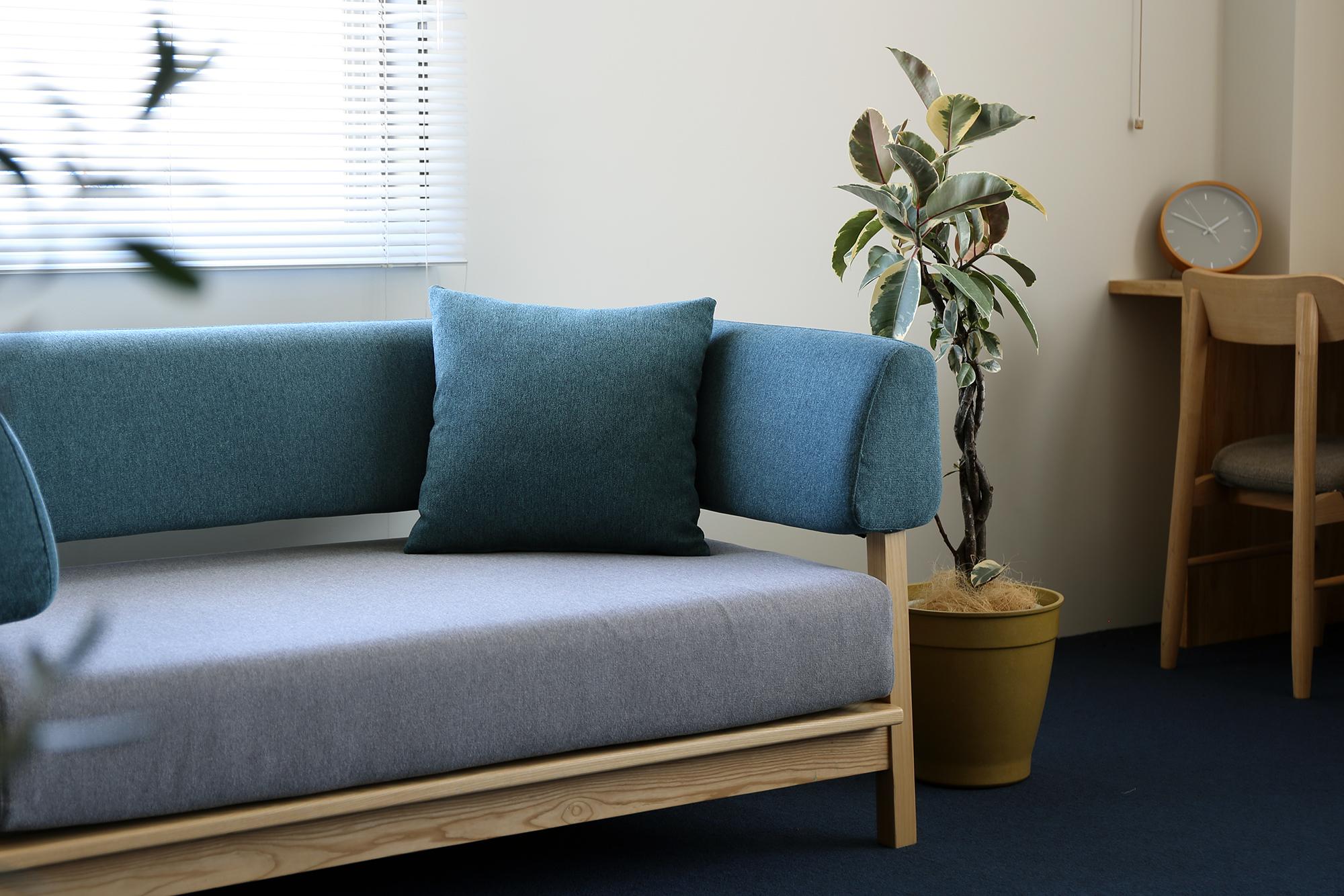 自然とお部屋に溶け込むデザイン SIEVE ブラケットソファ用クッション グリーン