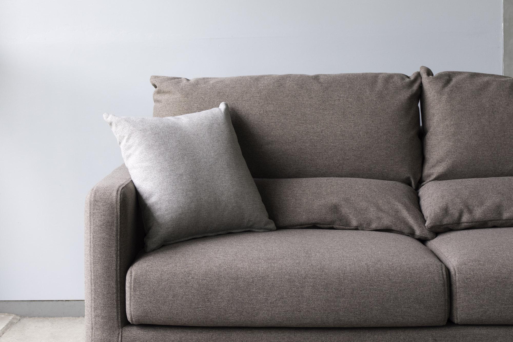 自然とお部屋に溶け込むデザイン SIEVE フォームローソファ 用クッション マスタード