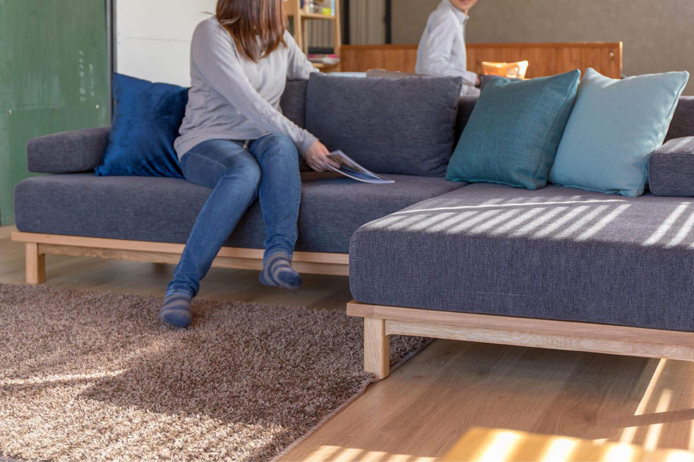 圧迫感を与えない低い設計 SIEVE レクトユニットソファ 1人掛け ライトブラウン