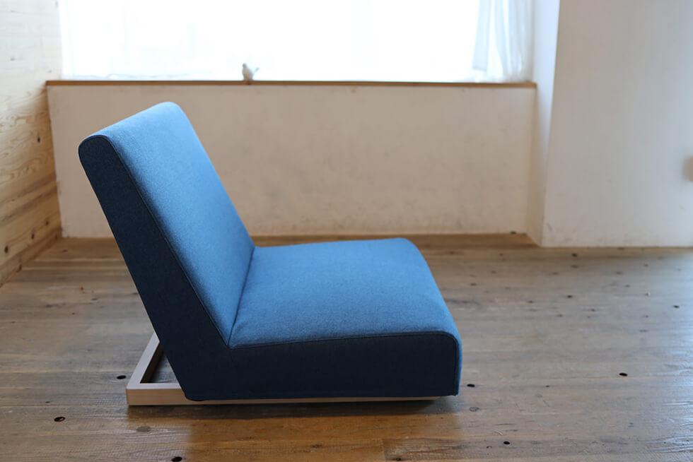 高品質なクッションを採用 SIEVE フォームローソファ 2人掛け ブルー