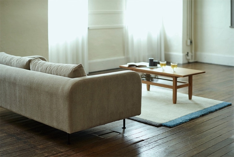 スリムなスチール製のフレーム SIEVE モンス ソファ 2人掛け ダークグレー