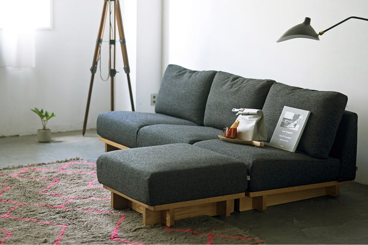 独特な雰囲気を持つ SIEVE クロッシングソファ 2人掛け ブラック