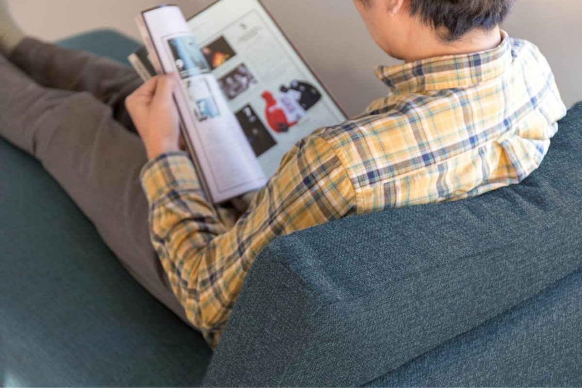 極上のリラックス体験ができる柔らかなクッション SIEVE クロッシングソファ 1人掛け ブラック