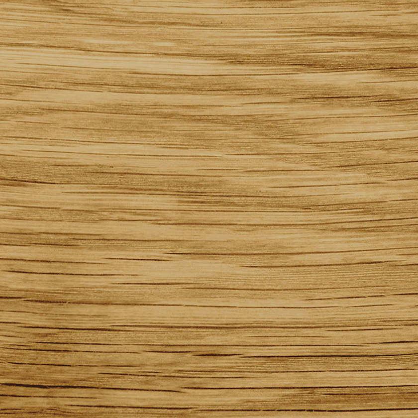 存在感ある木目が特徴のオーク材