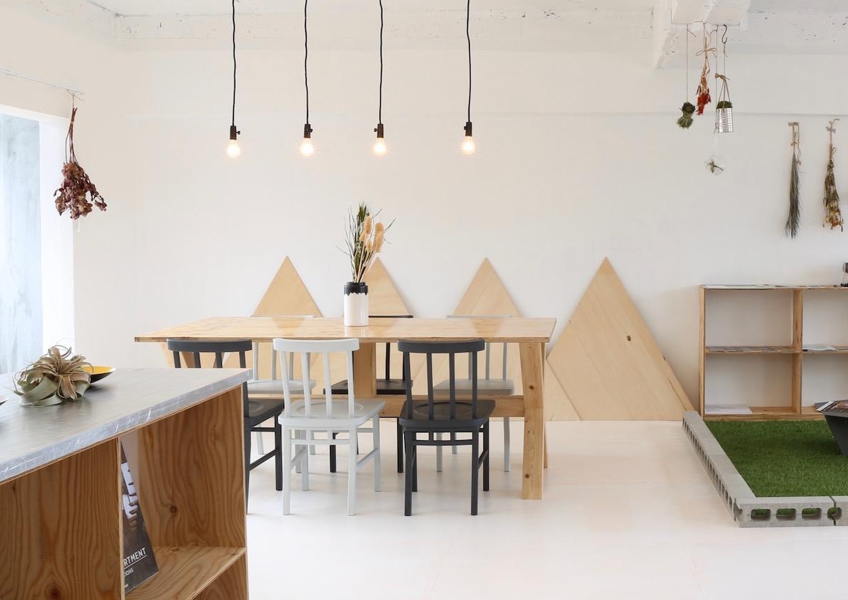 お部屋のご紹介 石川県リノベ住宅 アートな雰囲気を生み出すSIEVE パートソファ