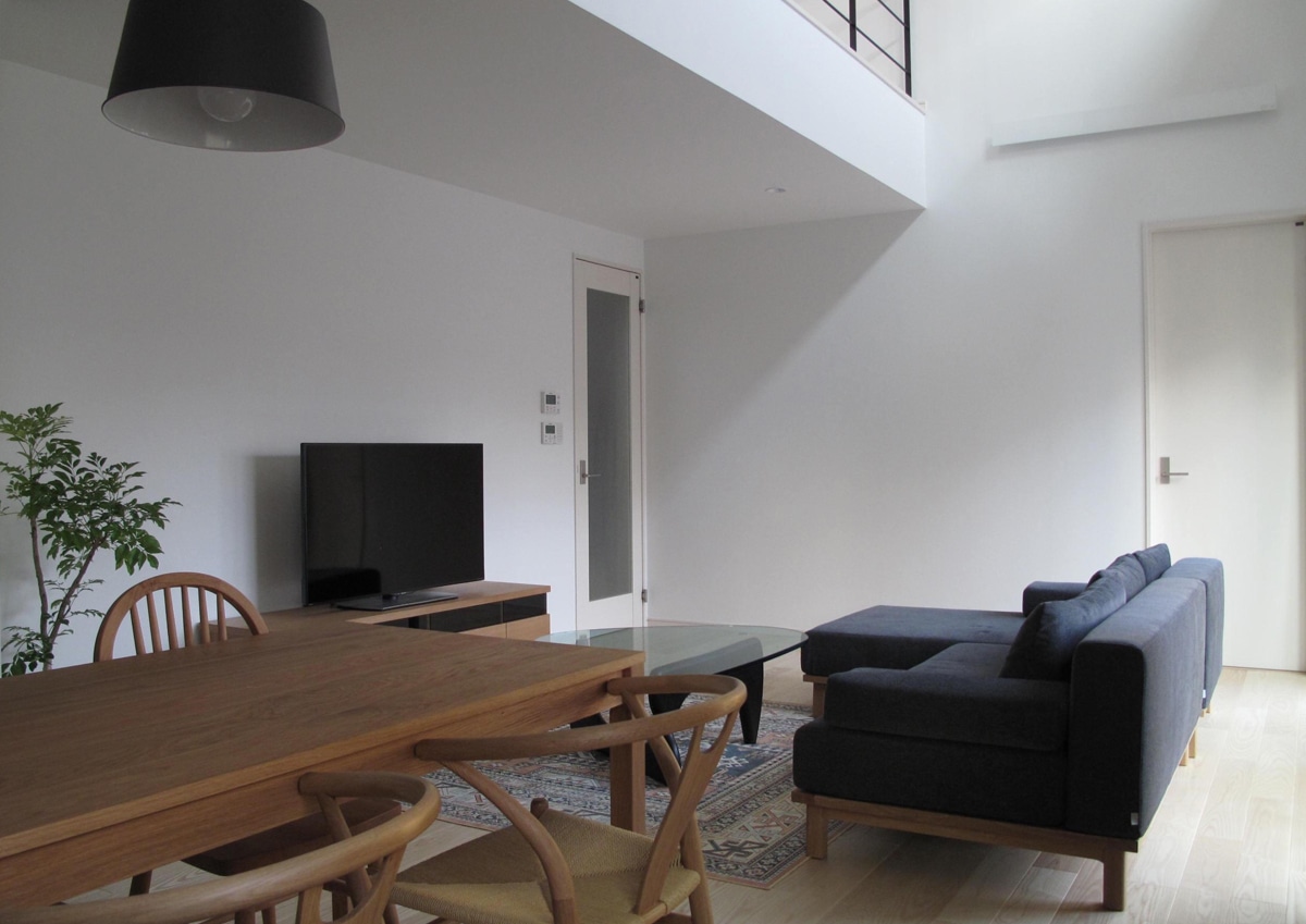 お部屋のご紹介 静岡県M様 上品な佇まいのSIEVE レクトユニットソファ  ワイド＆ロング