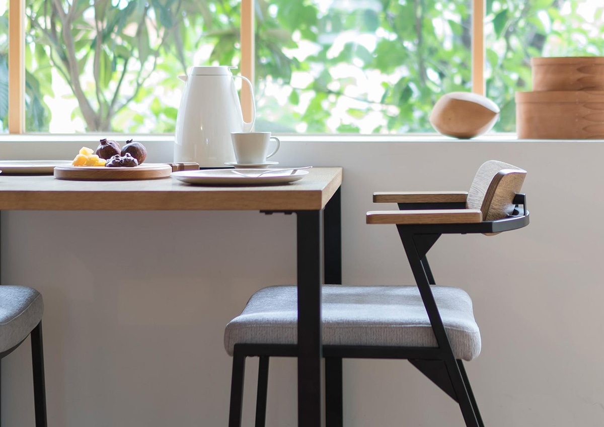 ダイニングテーブルの選び方 大きさ・高さ・スペースの関係について