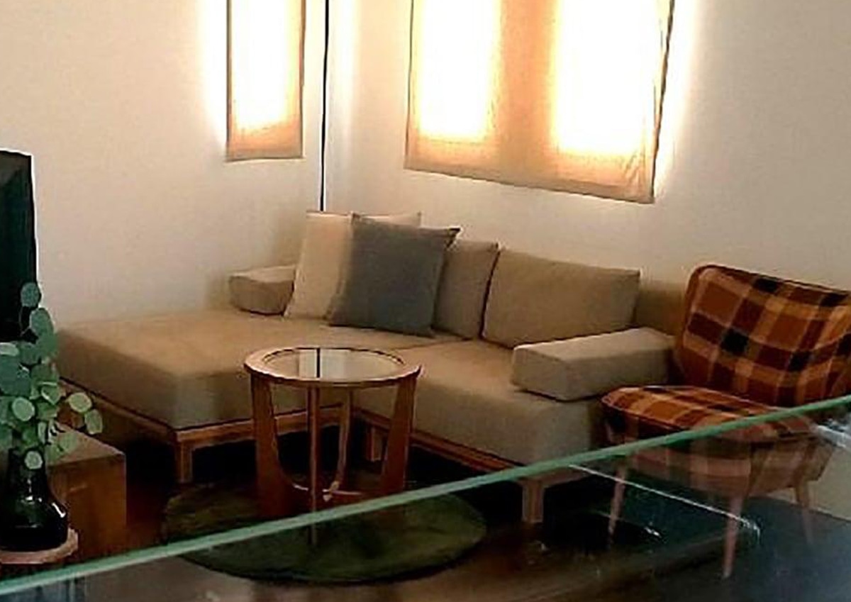 お部屋のご紹介 囲まれた空間に生まれる安心感のSIEVE レクトユニットソファ